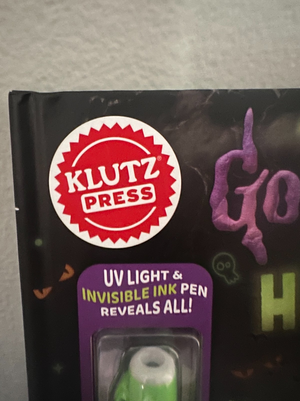 Goosebumps Haunted Ink Activity Book, Hardcover by Editors of Klutz (COR) UV Pen