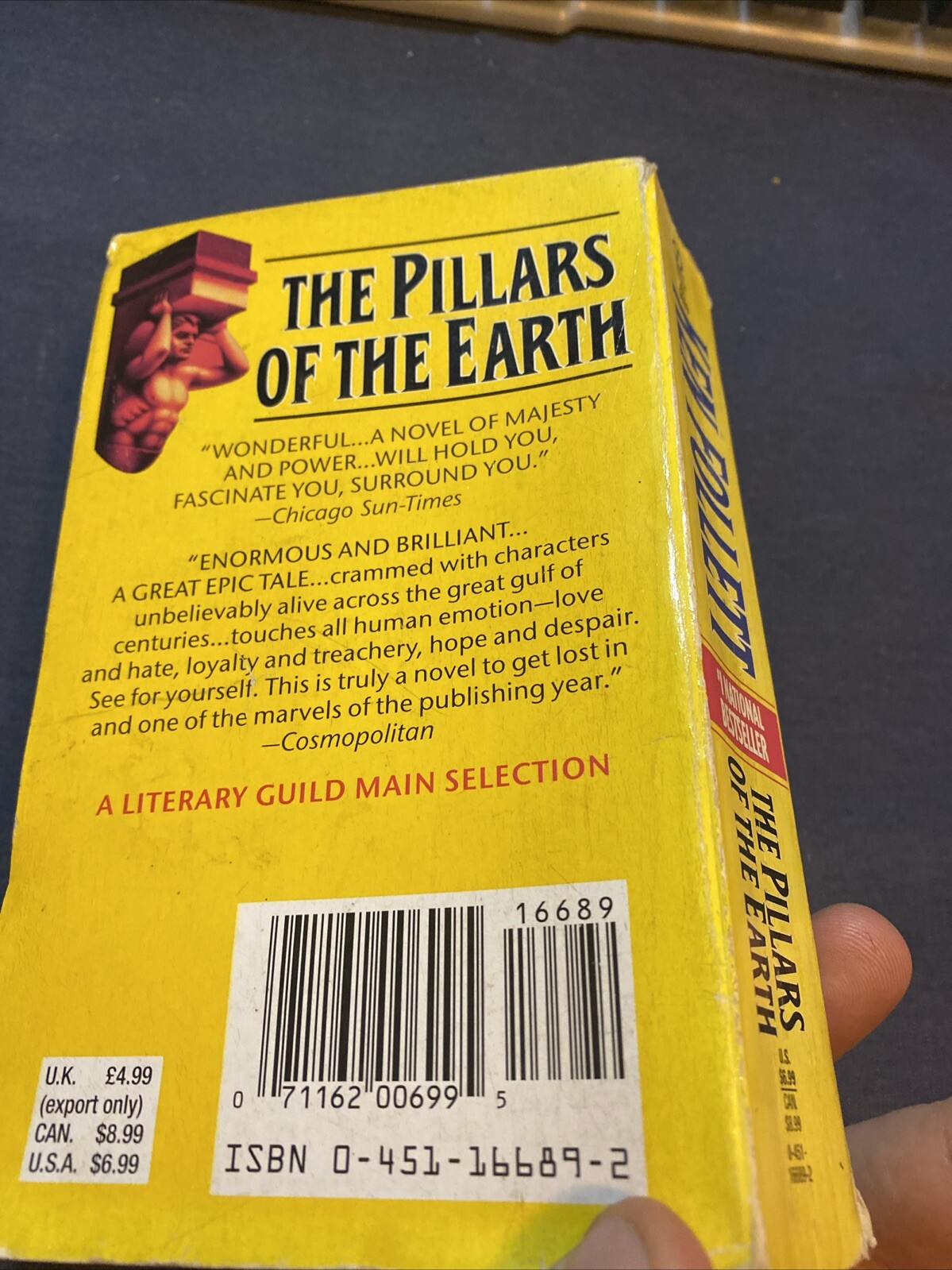 Pillars of the Earth : A Novel by Ken Follett (1990, Mass Market)