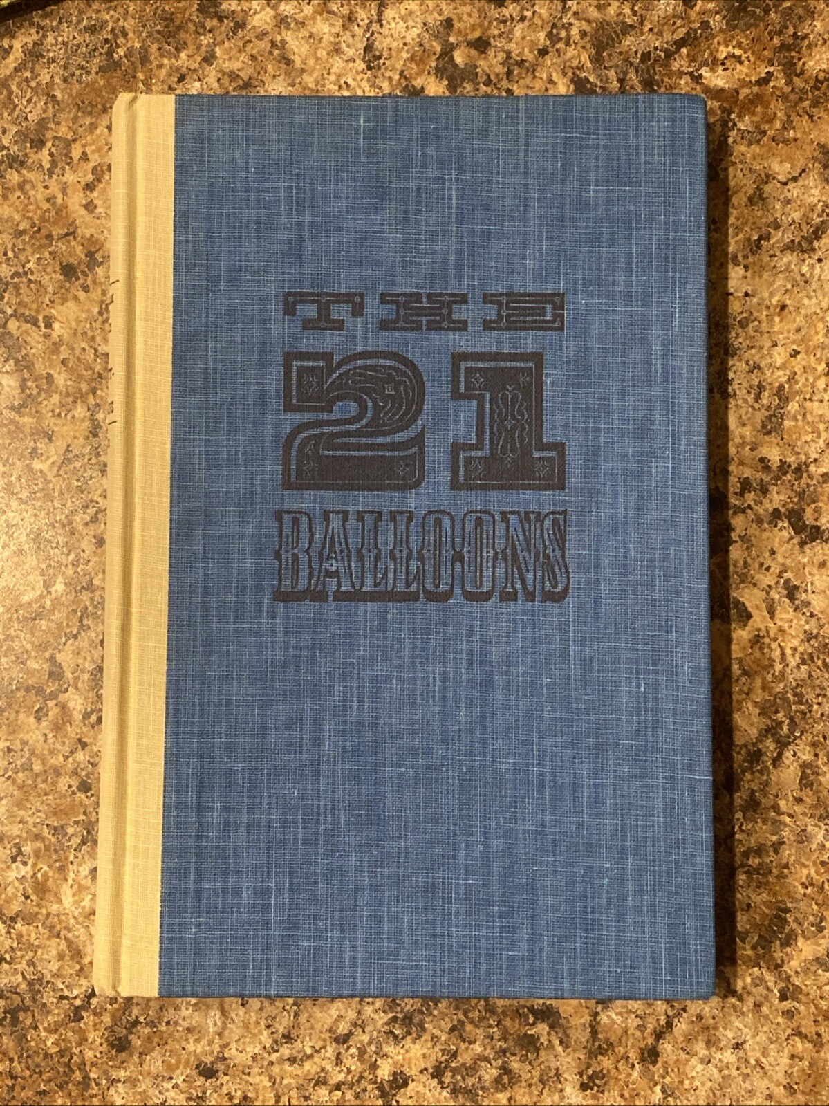 The 21 Balloons by William Pene du Bois – 10th Printing 1967 Very Good HC