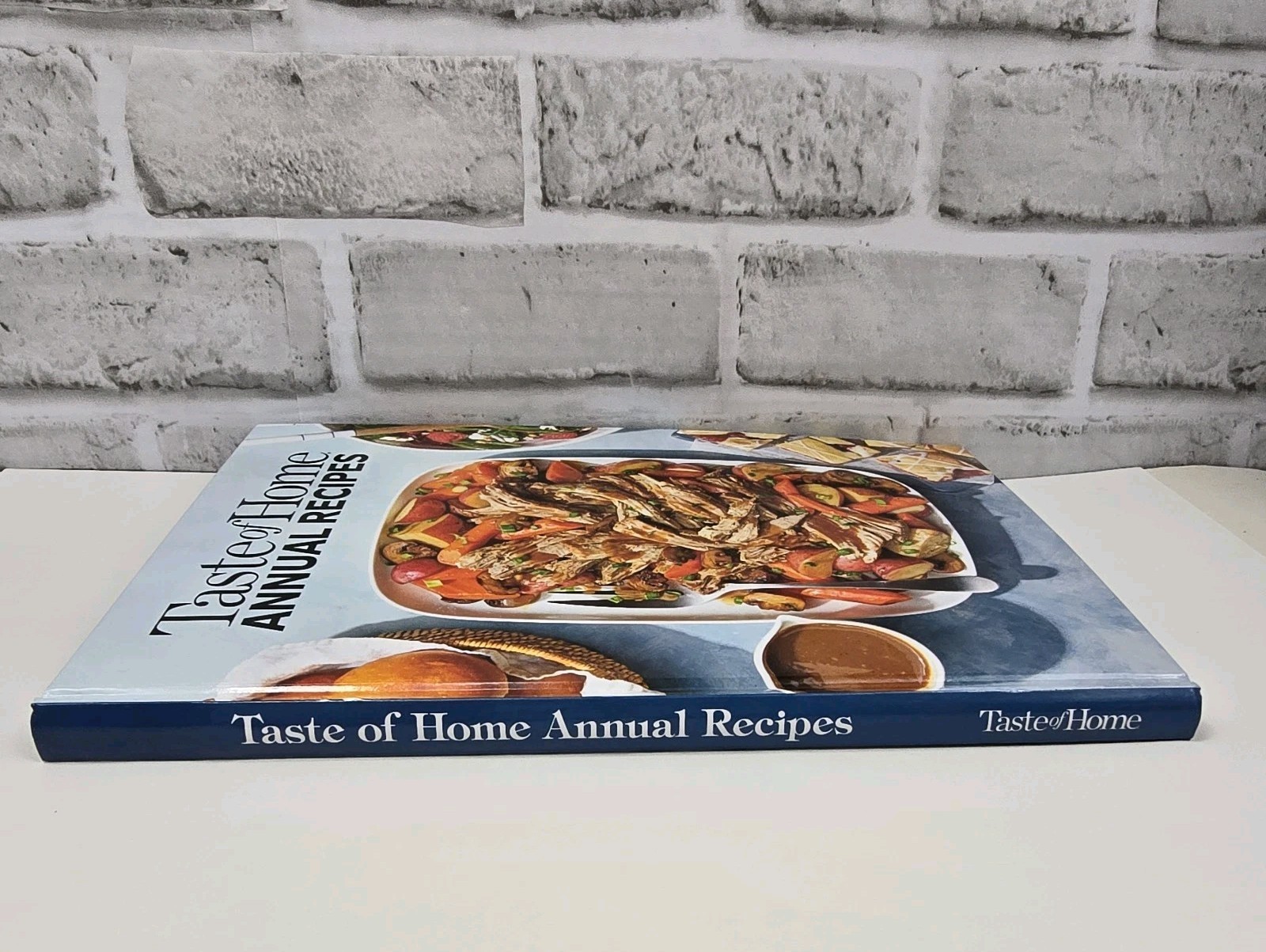 Taste of Home Annual Recipes 2025 Cookbook Hardcover Family Meals Cooking Ideas