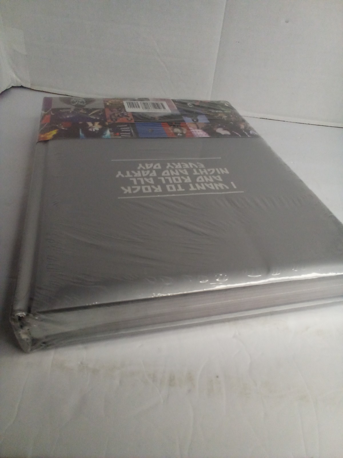 KISS 1977 1980 Lynn Goldsmith Padded Hardcover Photo Book New Sealed