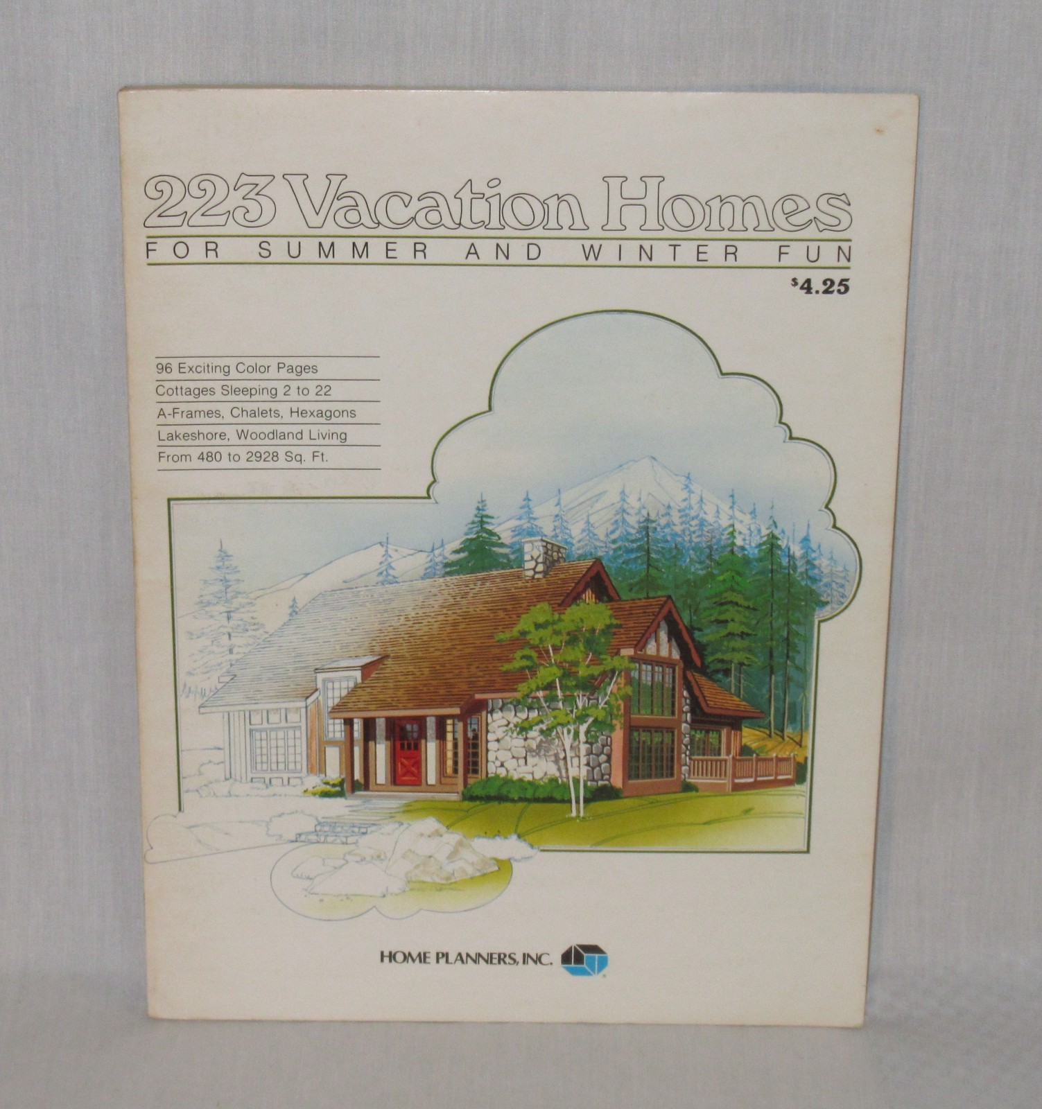 Book. 223 Vacation Homes for Summer and Winter. 1982