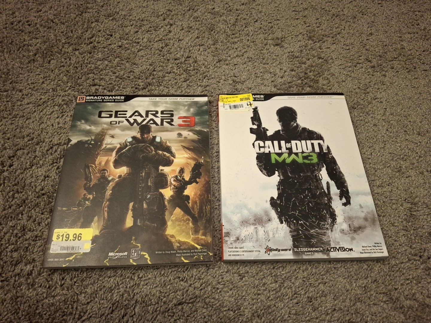 Lot of 9 Video Game Strategy Guides Spider-Man, Twisted Metal, Halo, COD, 007