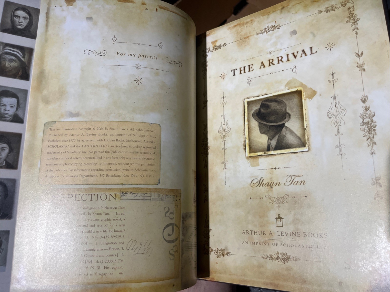 Shaun Tan The Arrival Stated First Edition HC Arthur A Levine Graphic Novel