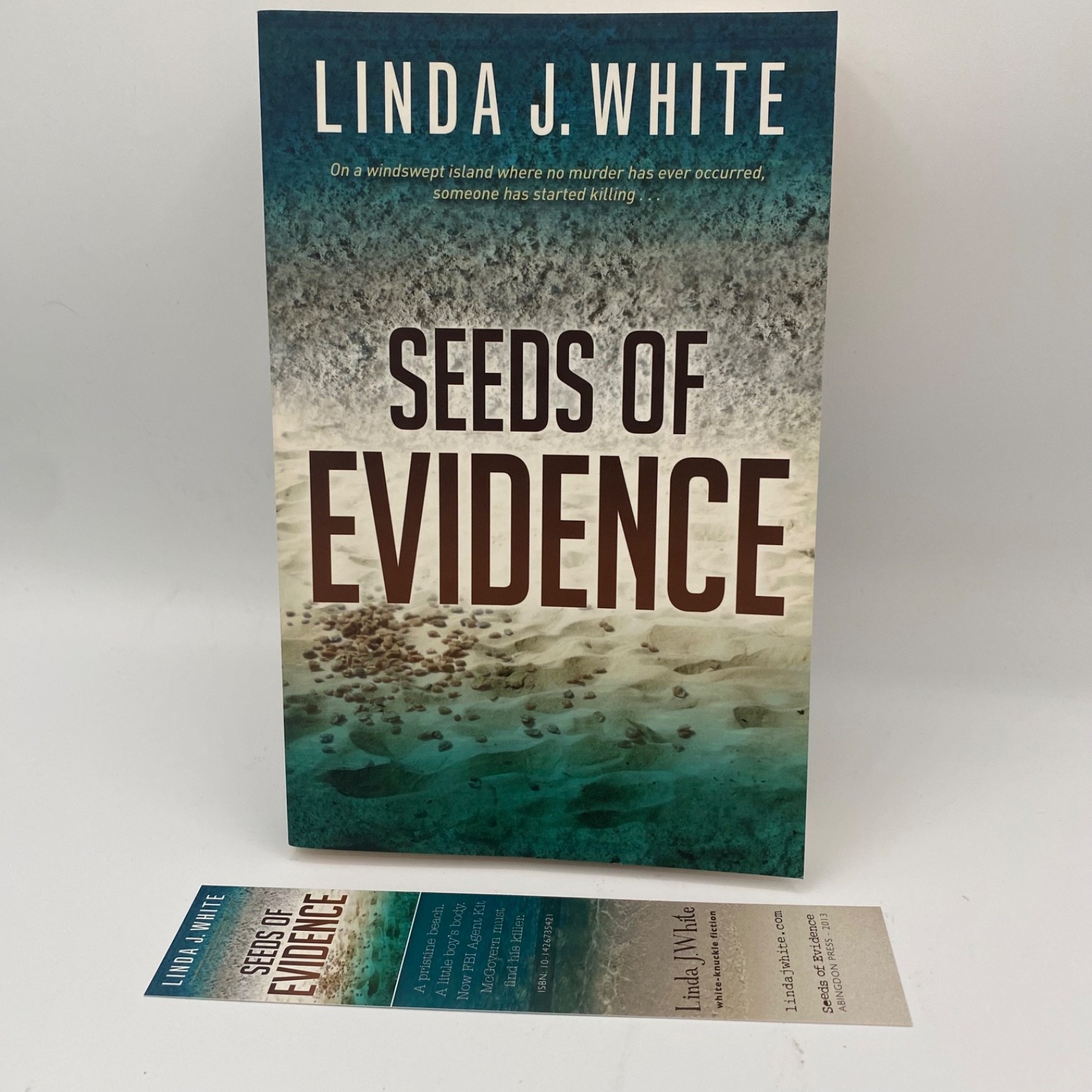 Lot of SIGNED books by Linda J. White – Seeds of Evidence, Bloody Point + 1, PB