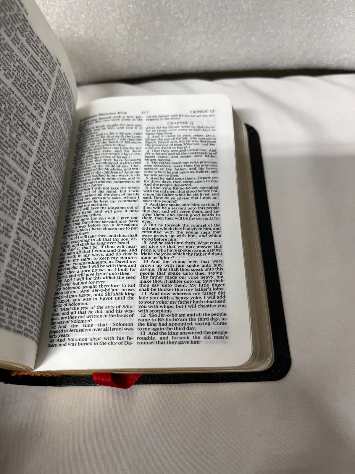 Holy Bible – The Smallest Bible Thomas Nelson 103 Black Leatherflex, gold pages