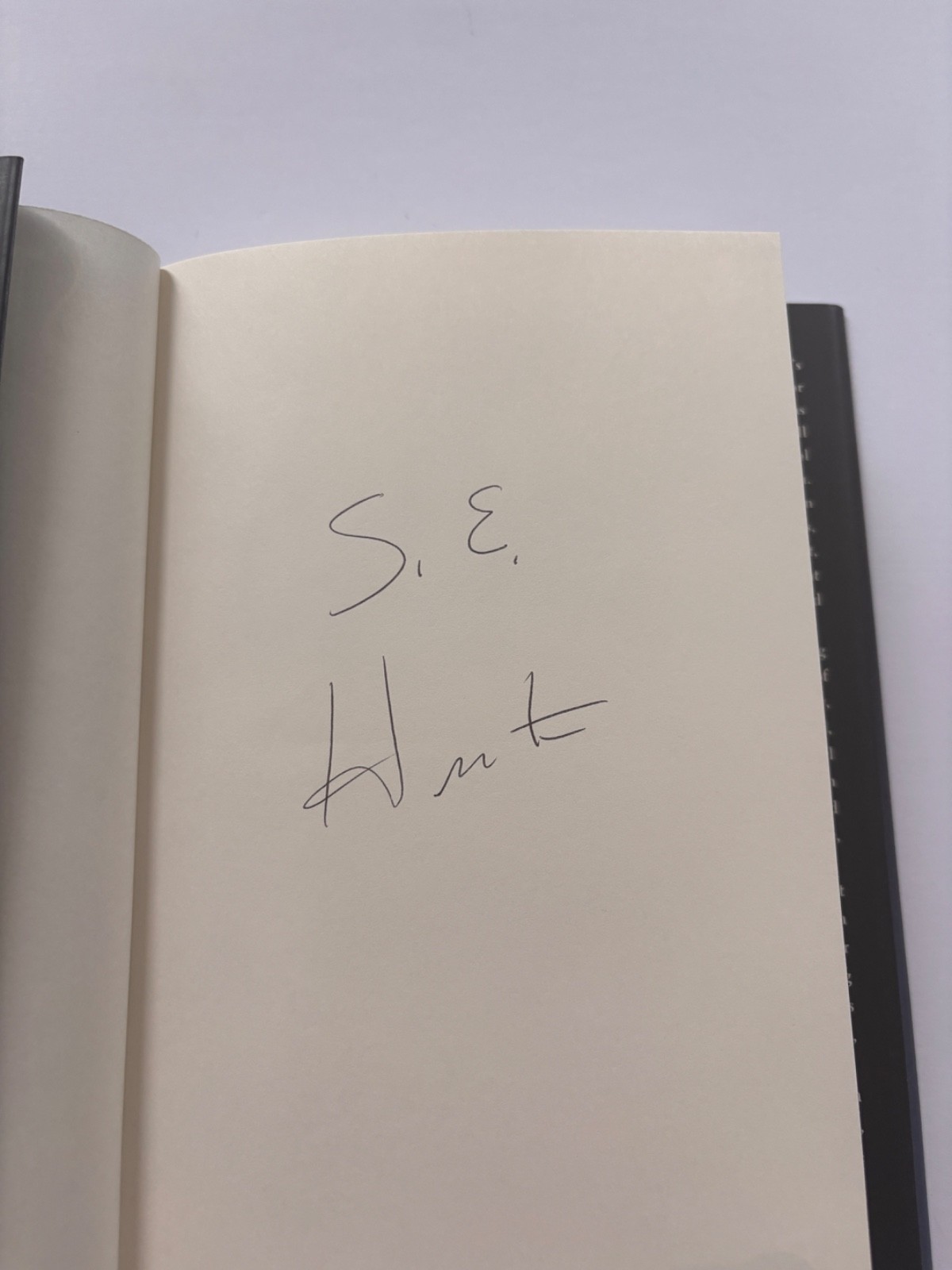 SE S E HINTON SIGNED THE OUTSIDERS 50TH ANNIVERSARY EDITION HARDCOVER BOOK A BAS