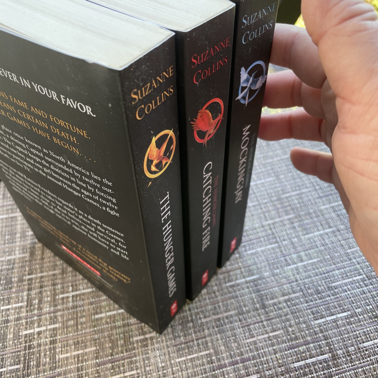 THE HUNGER GAMES – TRILOGY BOX SET 3 BOOKS By Suzanne Collins Scholastic Novel