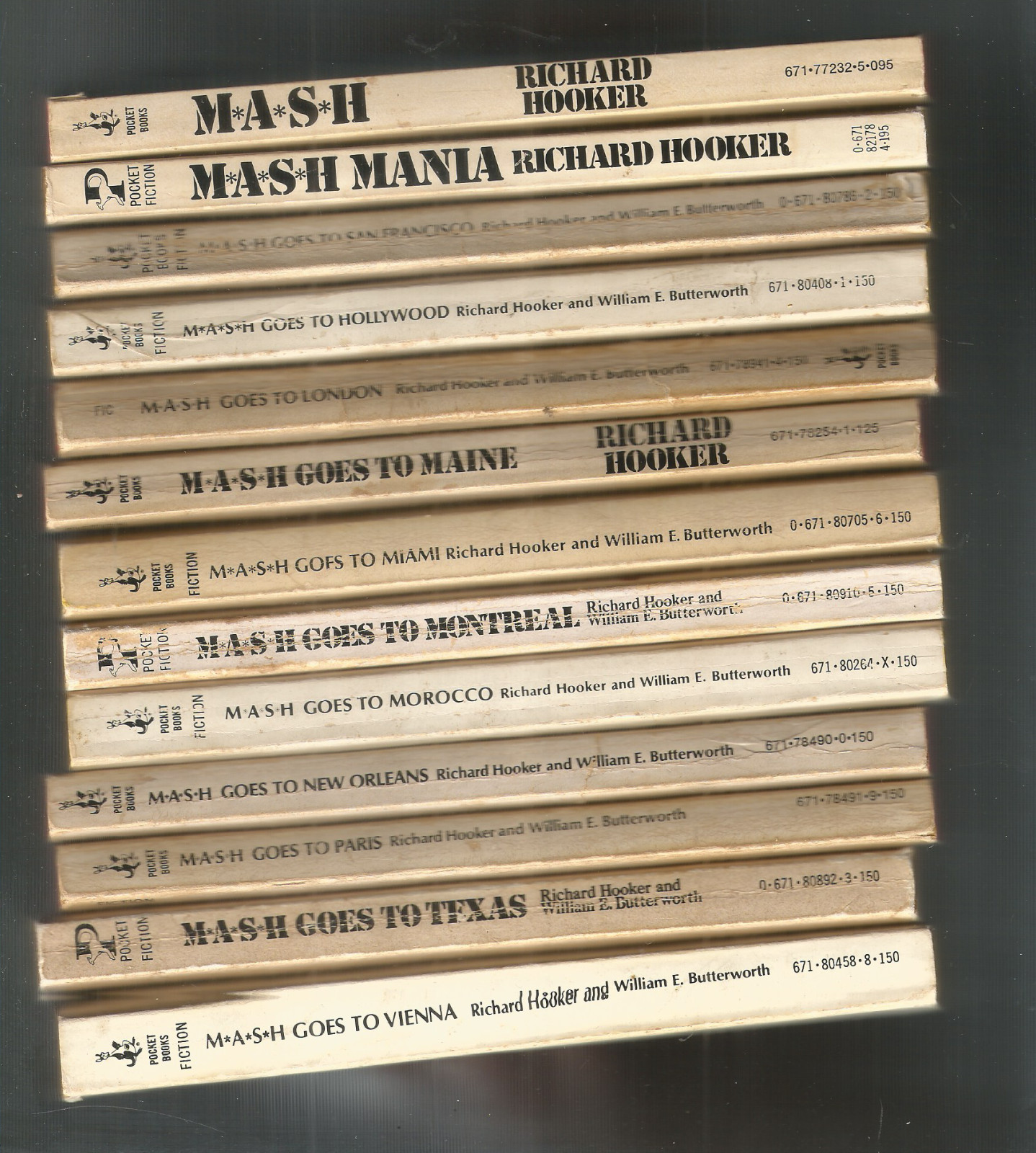 MASH ” LOT OF 13 PB -TV TIE-IN – RICHARD HOOKER + W.BUTTERWORTH 1970’S SERIES