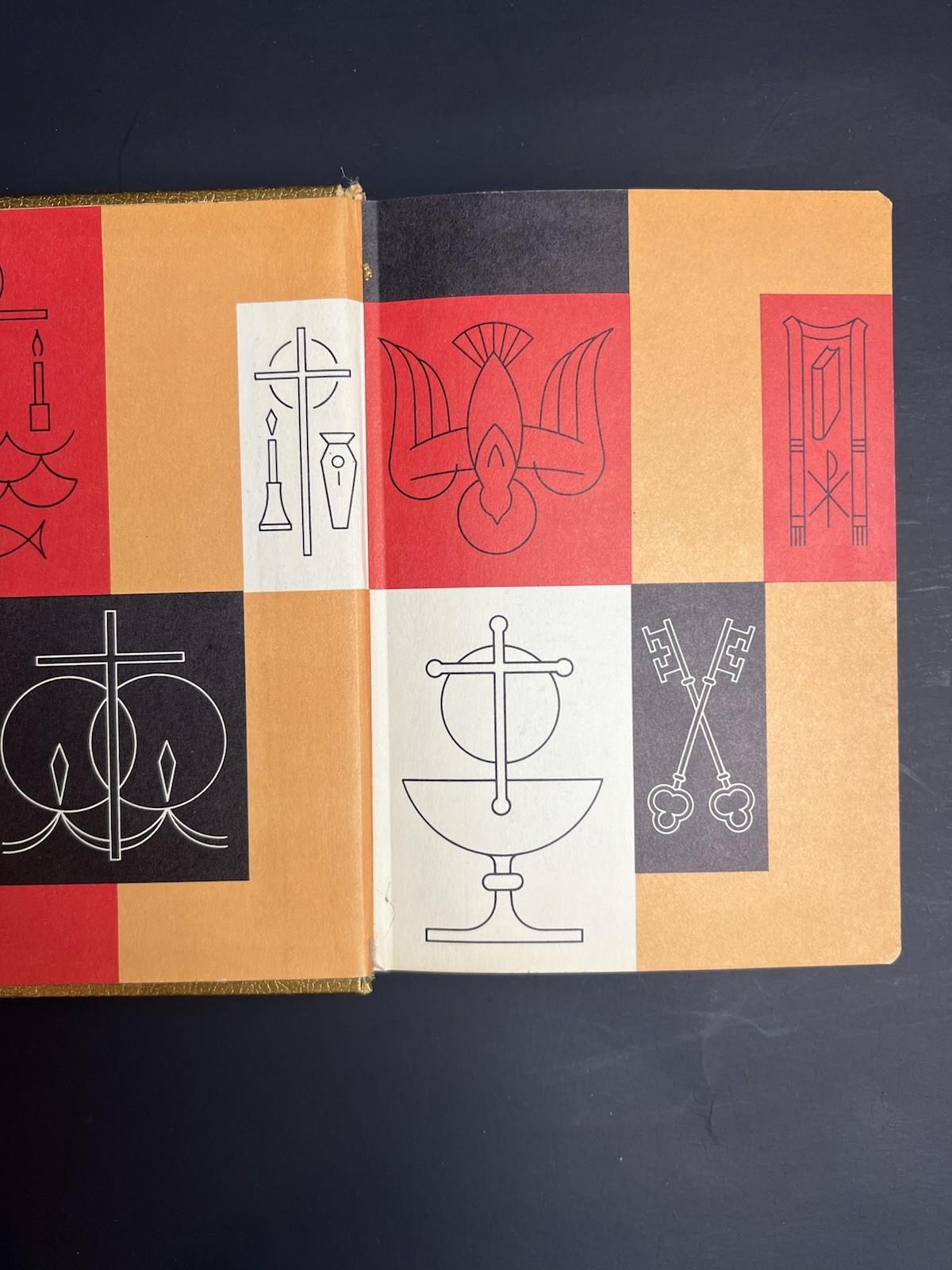 THE CATHOLIC MISSAL The Catholic Press 1959 HC Gold Gilded
