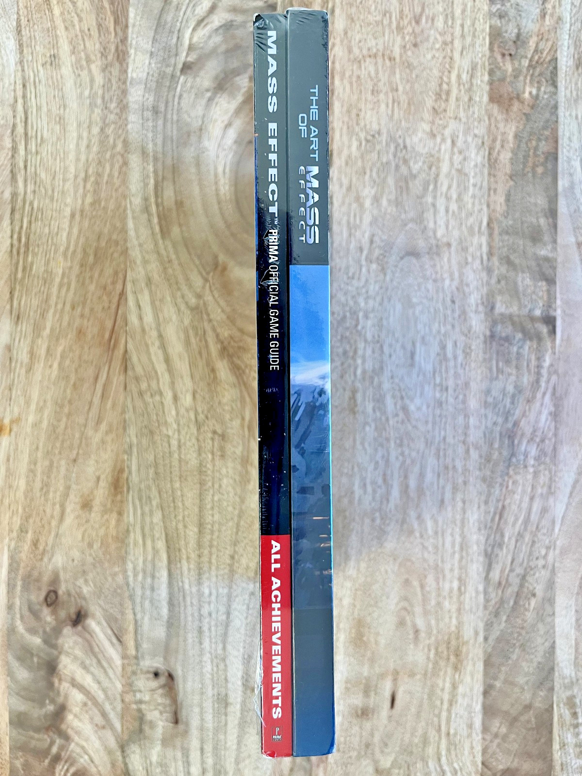 THE ART OF MASS EFFECT Limited-Edition Bundle 2-Book Set W/Prima Guide & Poster!