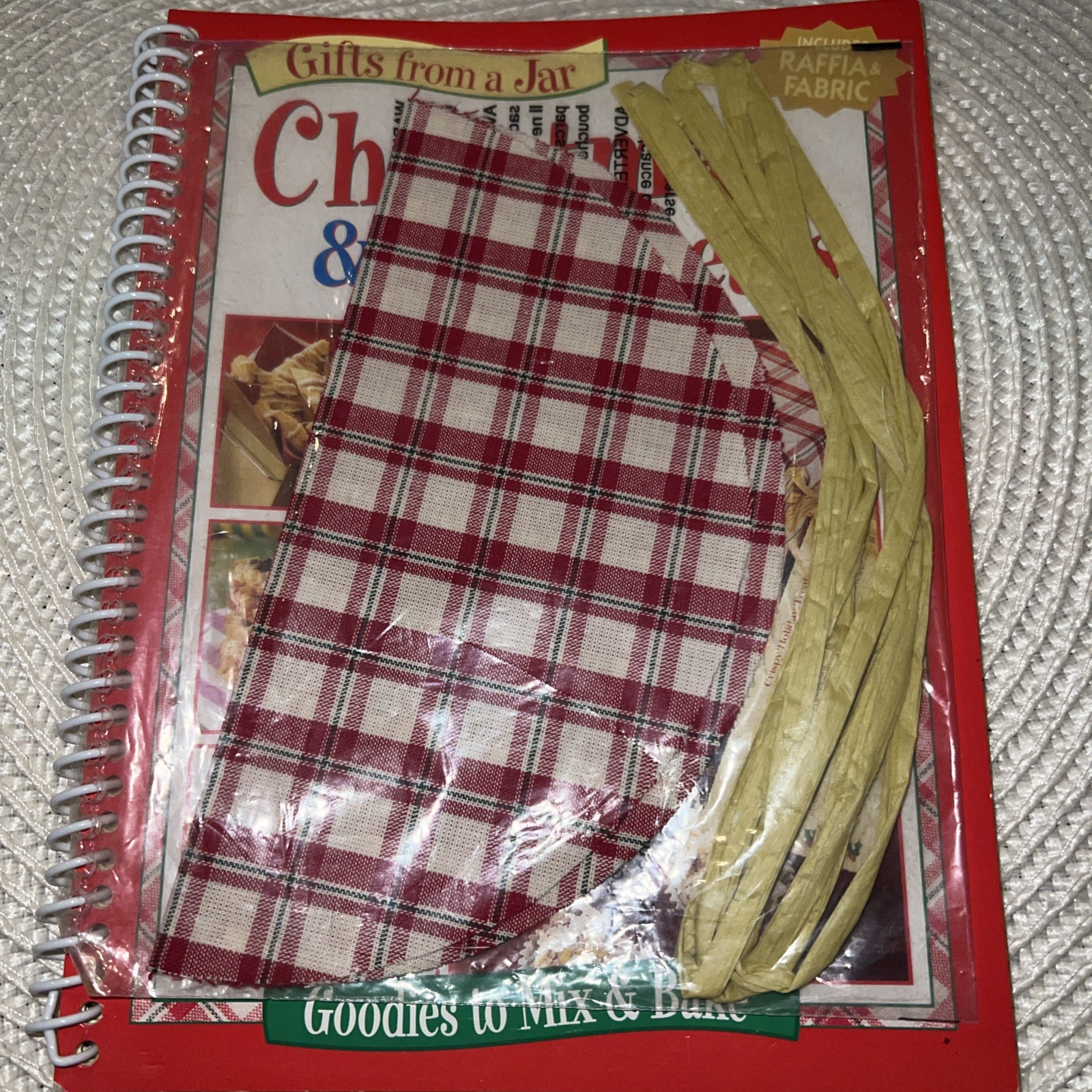 Gifts From A Jar Christmas & Kids Treats Book, Includes The Rafia And Ribbon