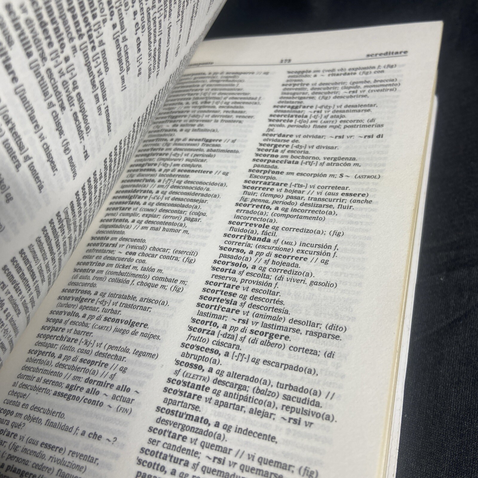 Collins Mondadori Italian Dictionary Paperback Water Resistant Cover Travel