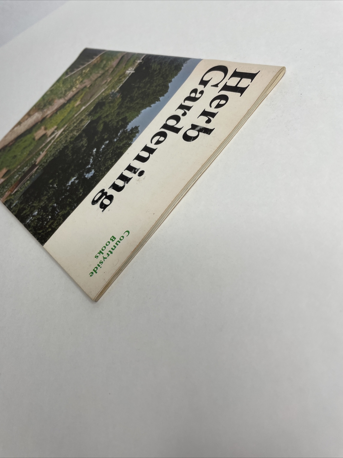 Countryside Books – Herb Gardening – 1976 Booklet
