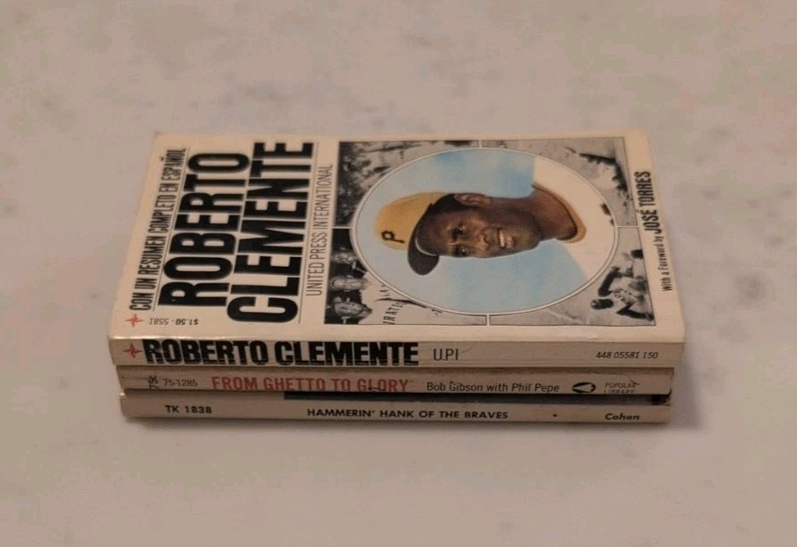 VINTAGE MLB BASEBALL PAPERBACK BIOGRAPHY LOT (3) CLEMENTE AARON GIBSON