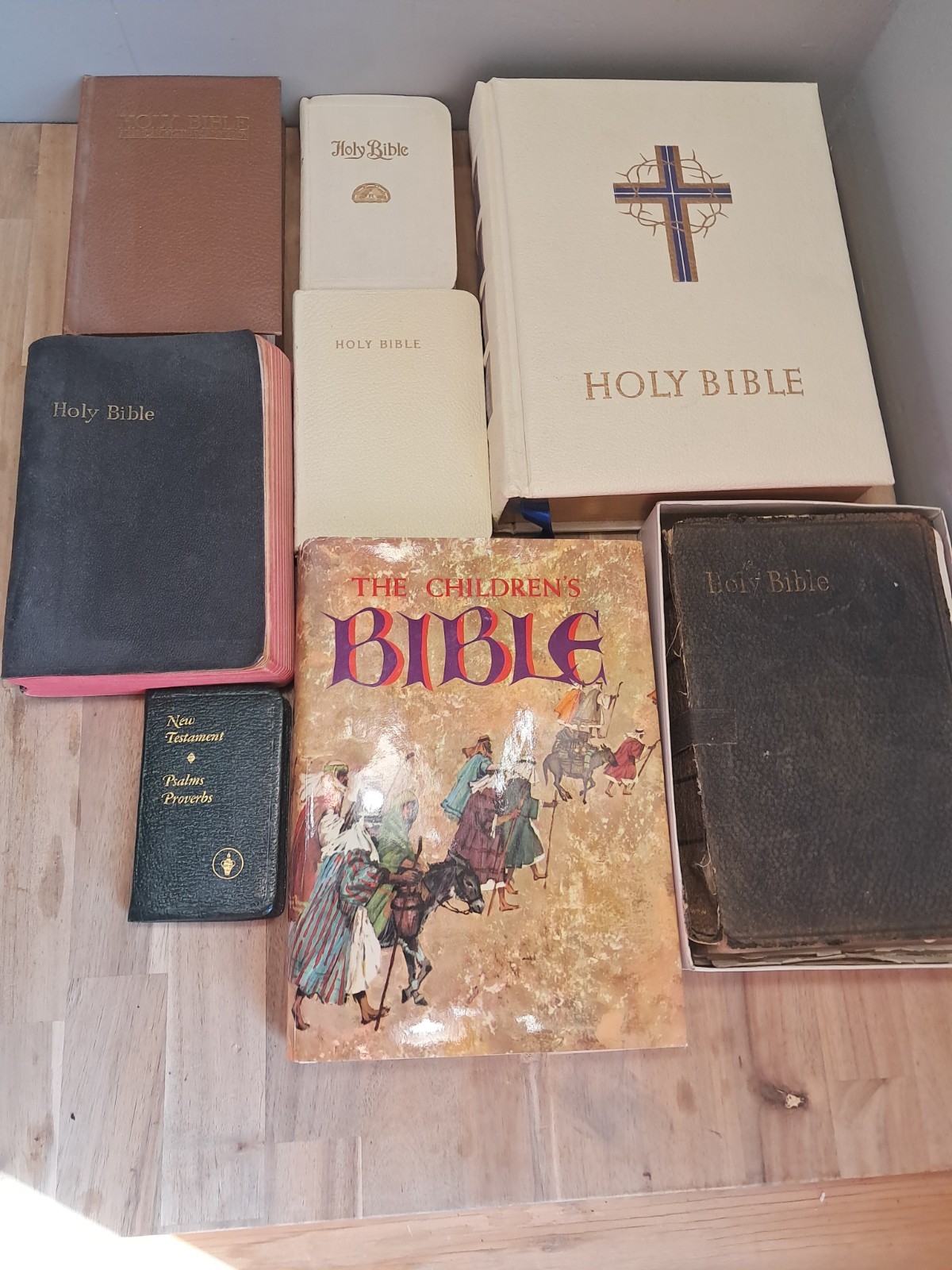 Lot Of Bibles Vintage 1960: Family Holy Bible KJV Large P82