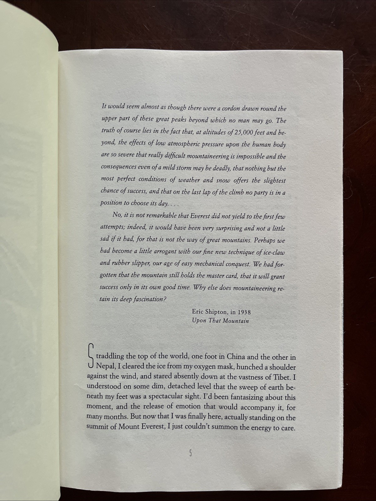 Into Thin Air by Jon Krakauer (1994, Hardcover, First Edition/Later Printing)