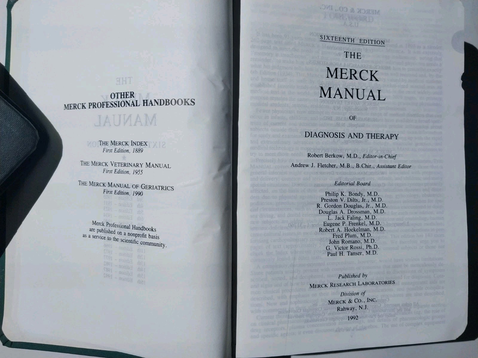 1992 The Merck Manual Sixteenth 16th Edition Thumb Indexed Green HC Book
