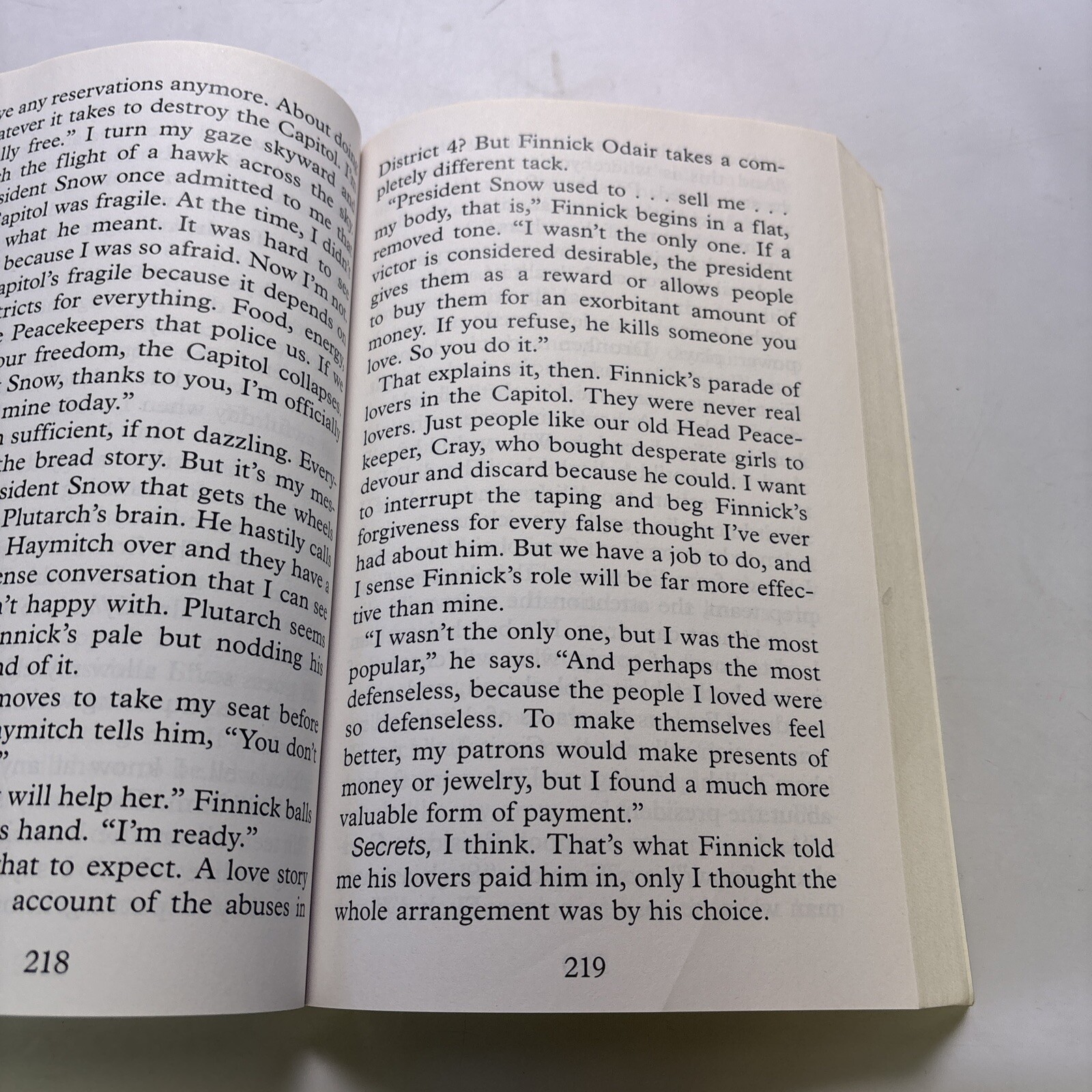 Hunger Games Trilogy: Mockingjay by Suzanne Collins (2012, Trade Paperback,…