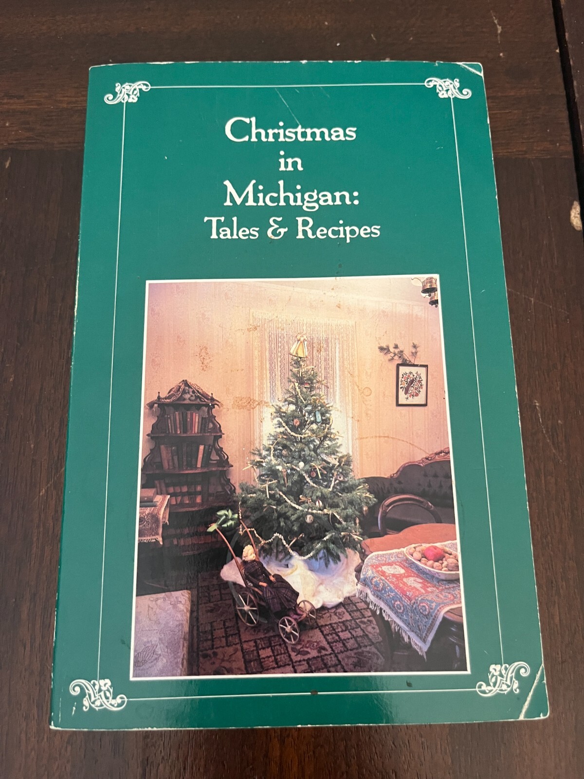 Christmas in Michigan: Tales & Recipes-Carole Eberly 1987, Paperback VG vintage