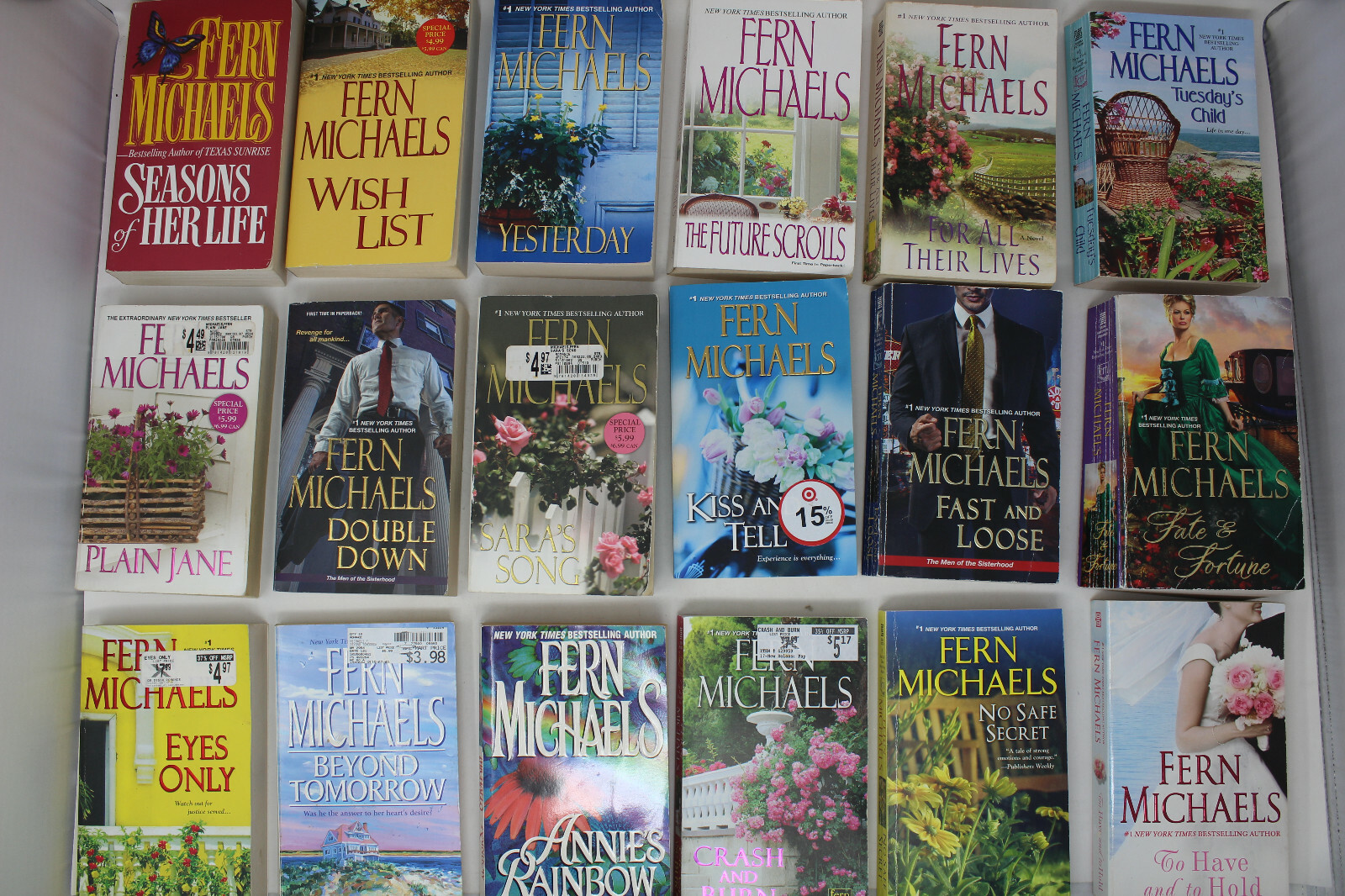 Lot of 10 Fern Michaels Paperback Books Random Mix – Free Shipping