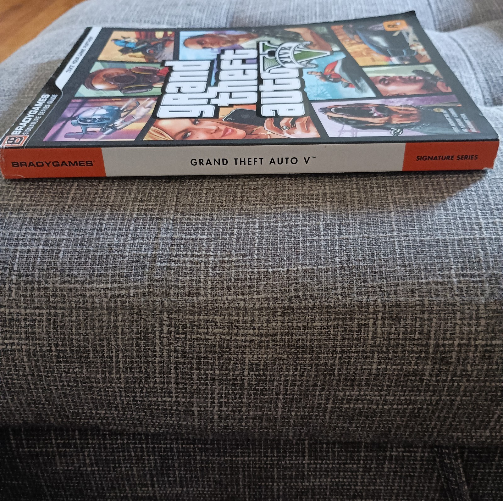 Grand Theft Auto V Strategy Guide Book by BradyGames Paperback Very Good