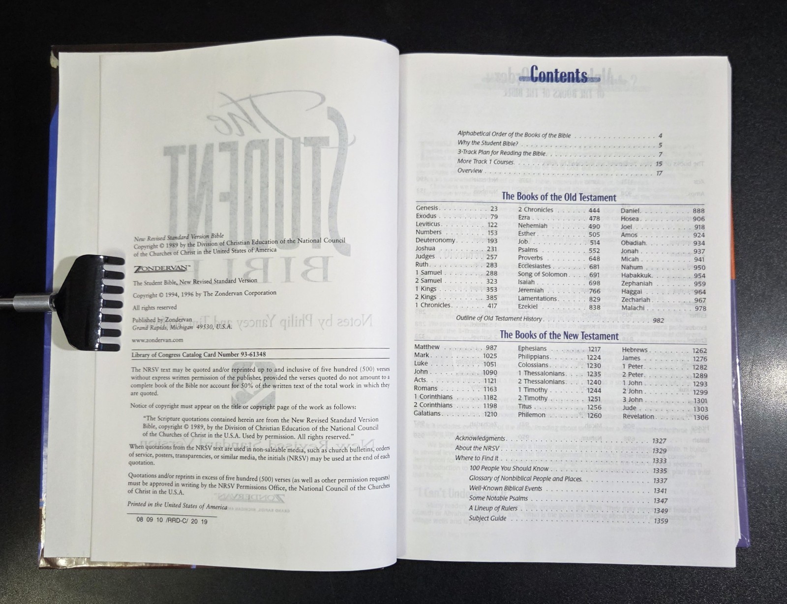 ZONDERVAN STUDENT BIBLE – New Revised Standard Version (As New)