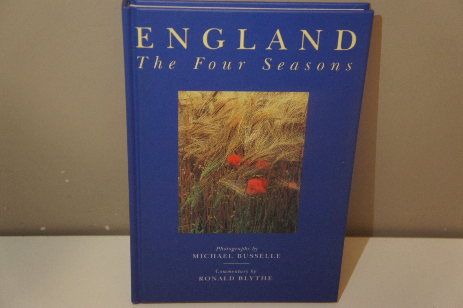 England: The Four Seasons by Busselle, Michael – Hardcover