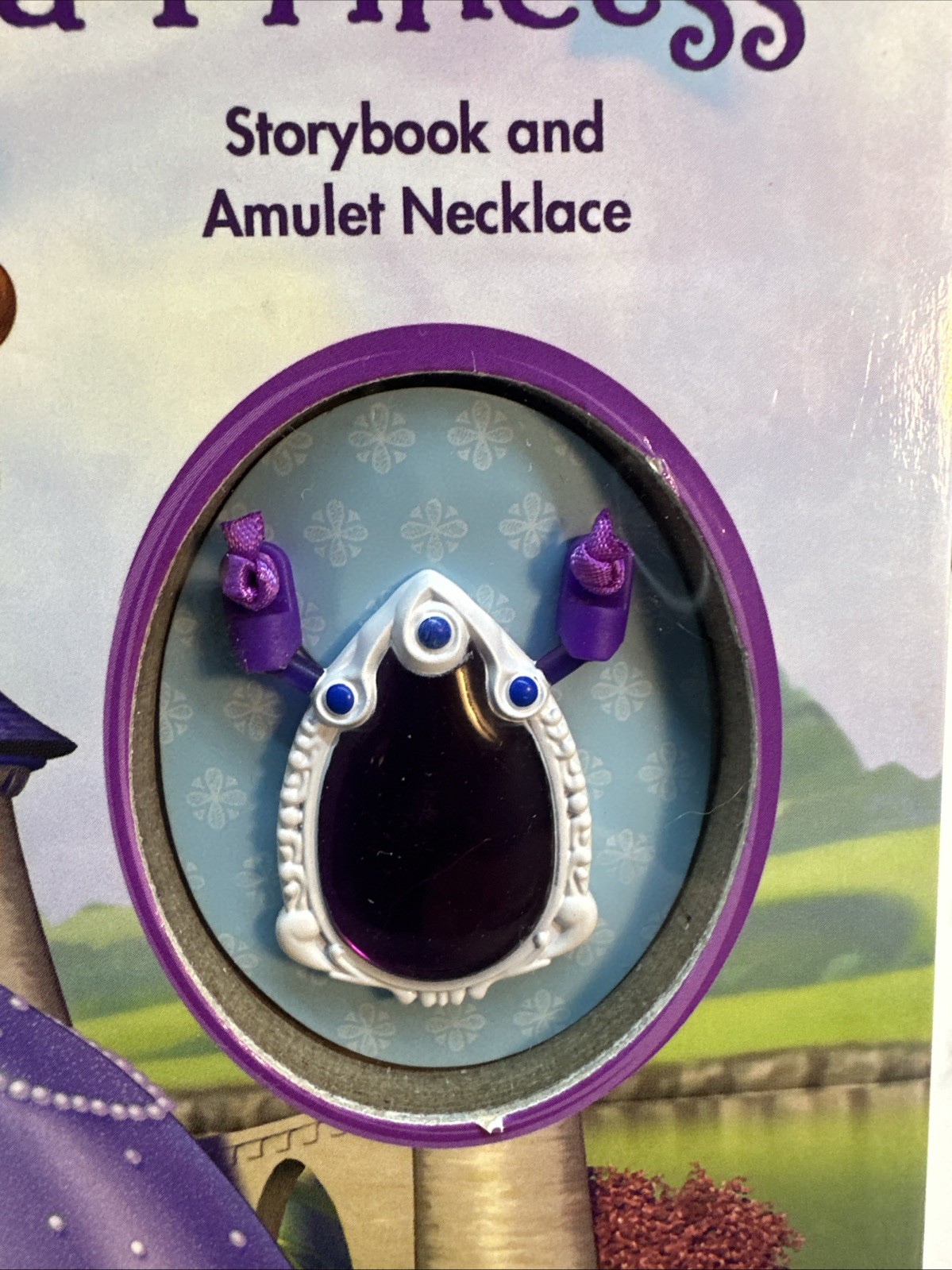 Disney Sofia the First Becoming a Princess Storybook and Amulet Necklace Gift