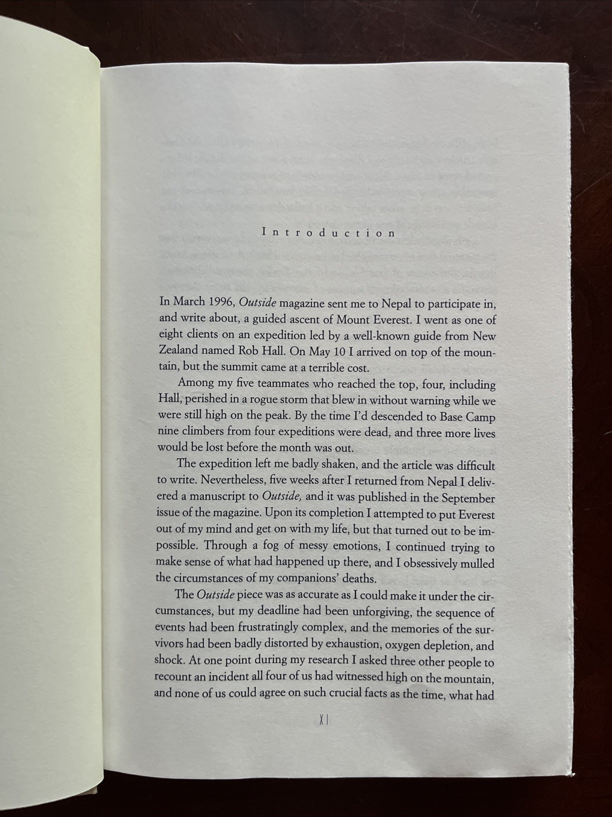 Into Thin Air by Jon Krakauer (1994, Hardcover, First Edition/Later Printing)
