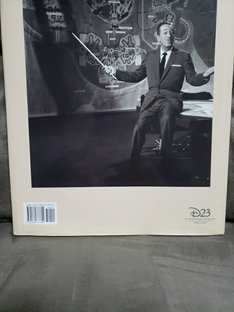 Yesterday’s Tomorrow : Disney’s Magical Mid-Century by Don Hahn (2017,…