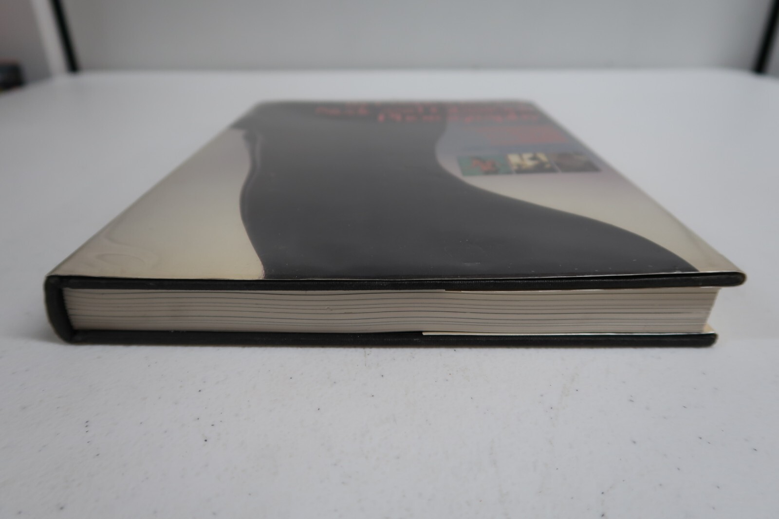 Busselle, Michael. The Complete Book of Nude and Glamour Photography. 1981. Illu
