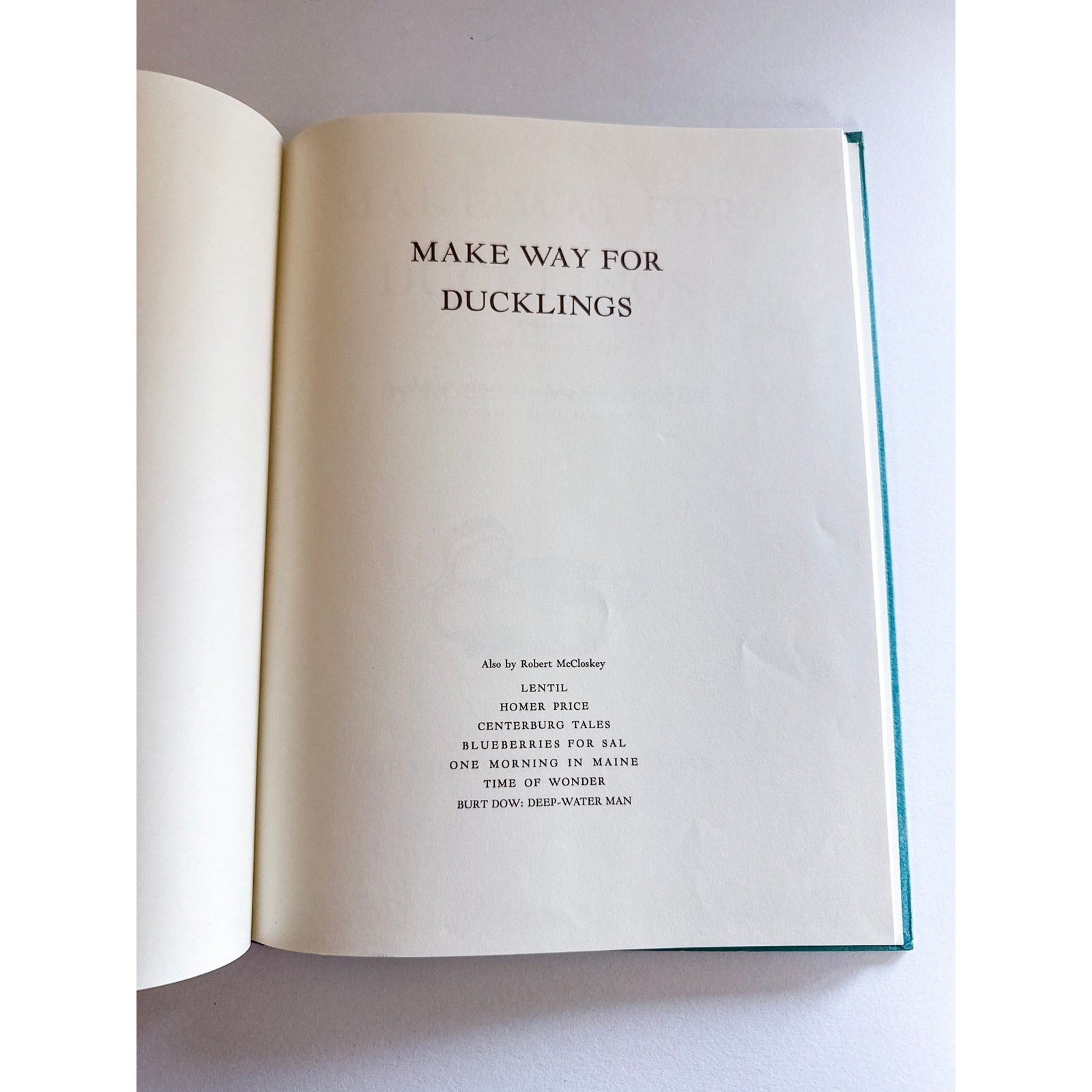 Make Way for Ducklings Robert McCloskey Hardcover 1999 Viking Press Boston Ducks