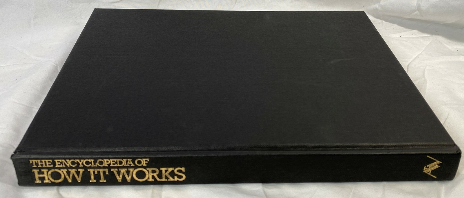 The Encyclopedia of How It Works from Abacus to Zoom Lens by Donald Clarke, HCDJ