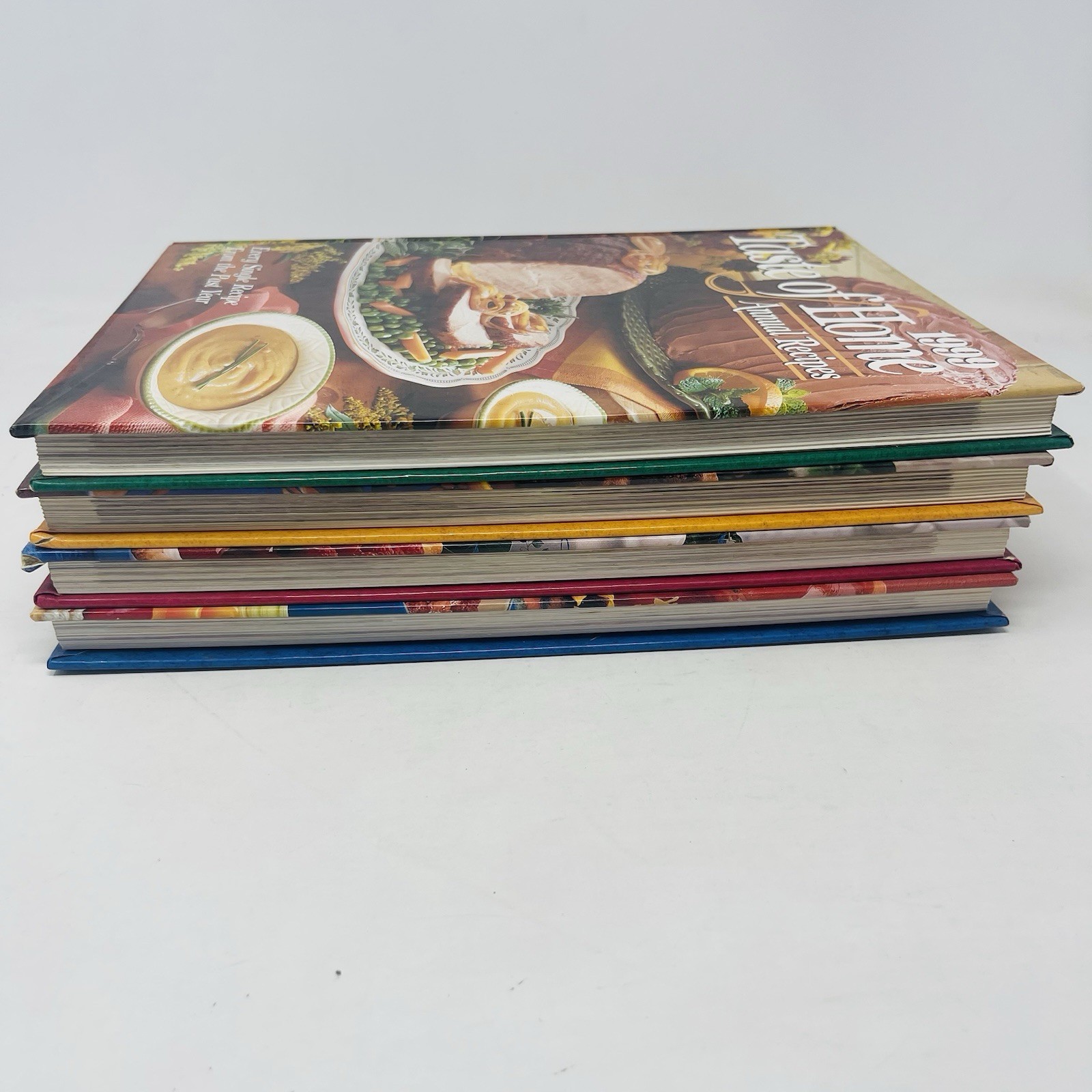 Lot of 4 Taste of Home Annual Recipes Cookbooks 1999-2002 HC Vintage