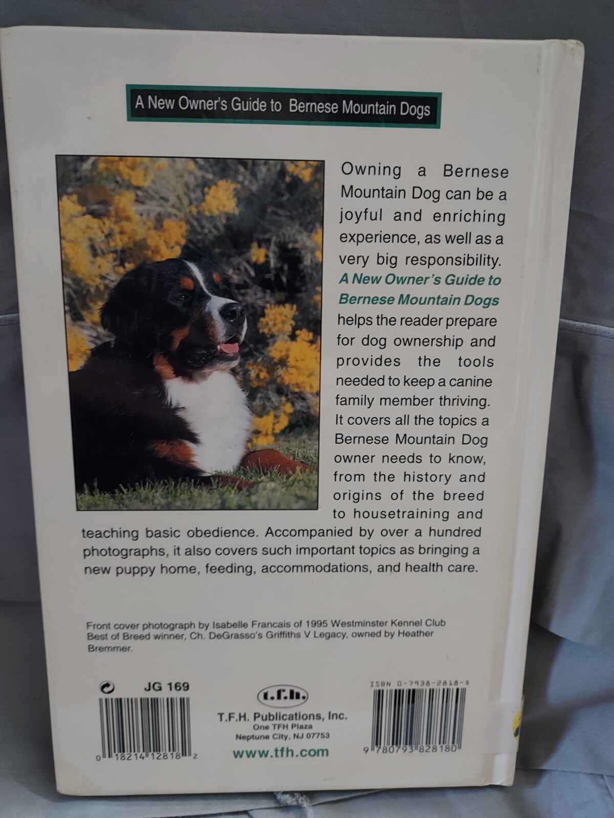 A New Owner’s Guide to Bernese Mountain Dogs by Amy Christiansen 2004, HC) H1F