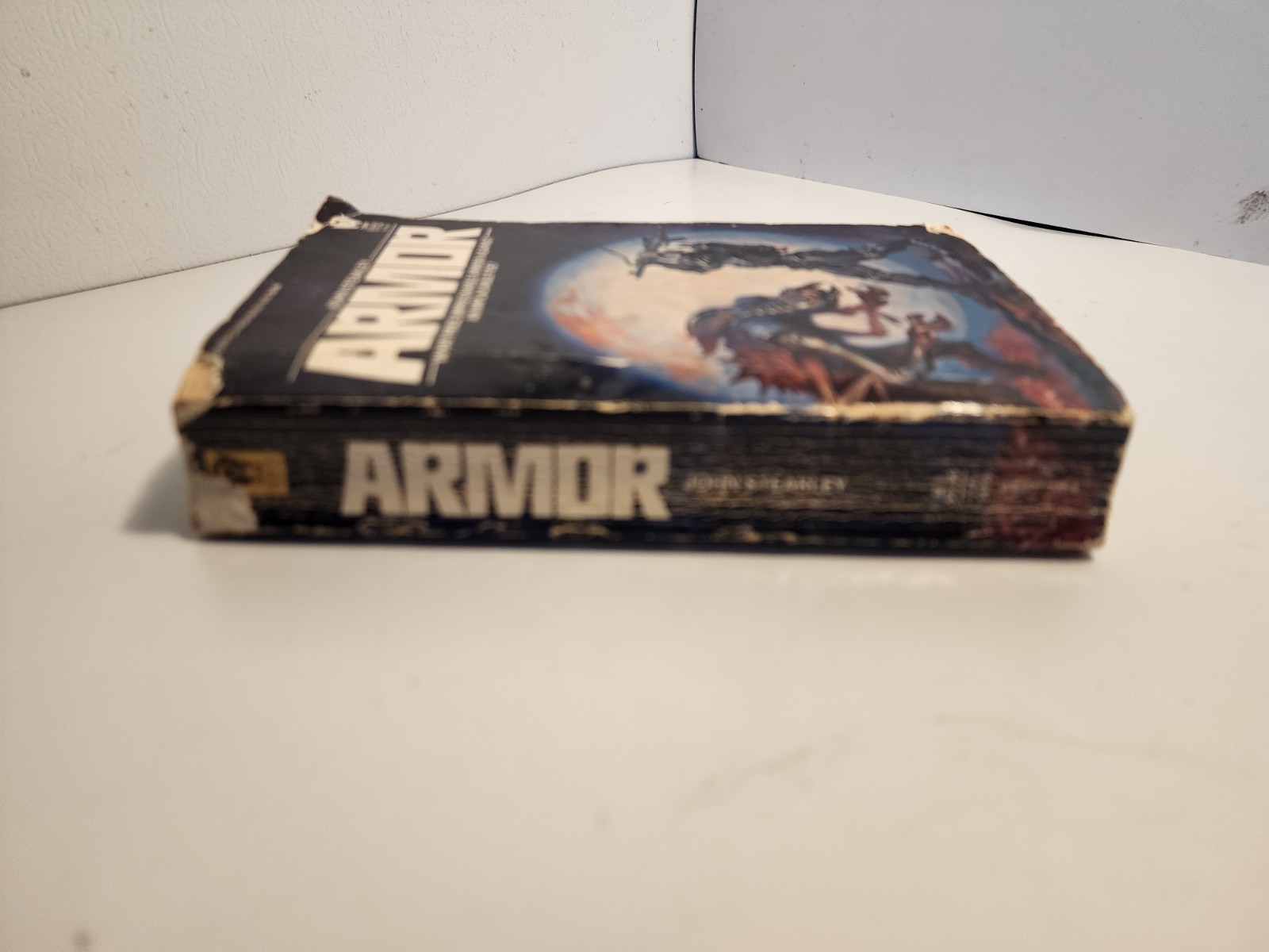 Armor by John Steakley (1984 Trade Paperback) 1st Printing.Acceptable Condition