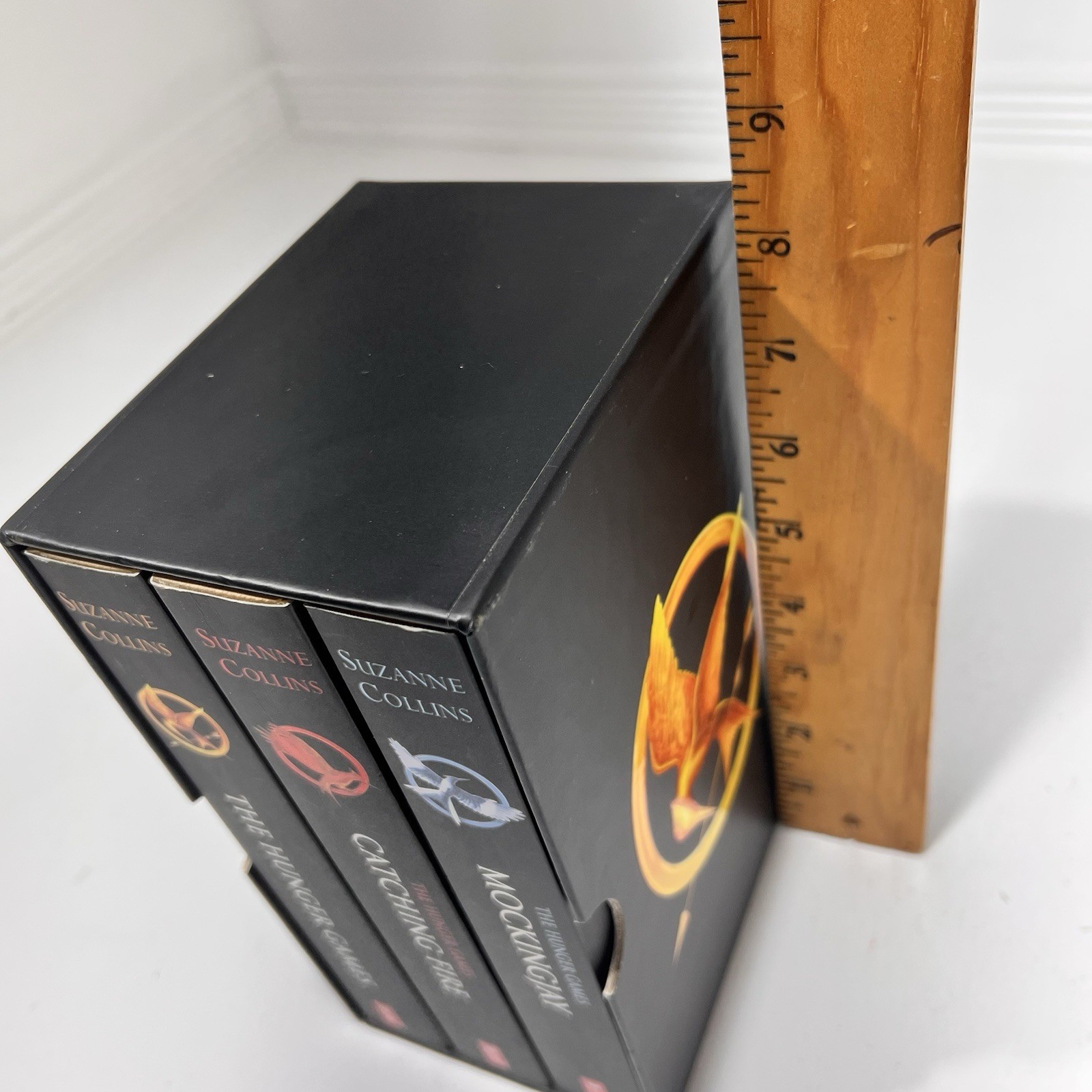 The Hunger Games Trilogy Boxset Suzanne Collins Paperback 3 Book Set Scholastic