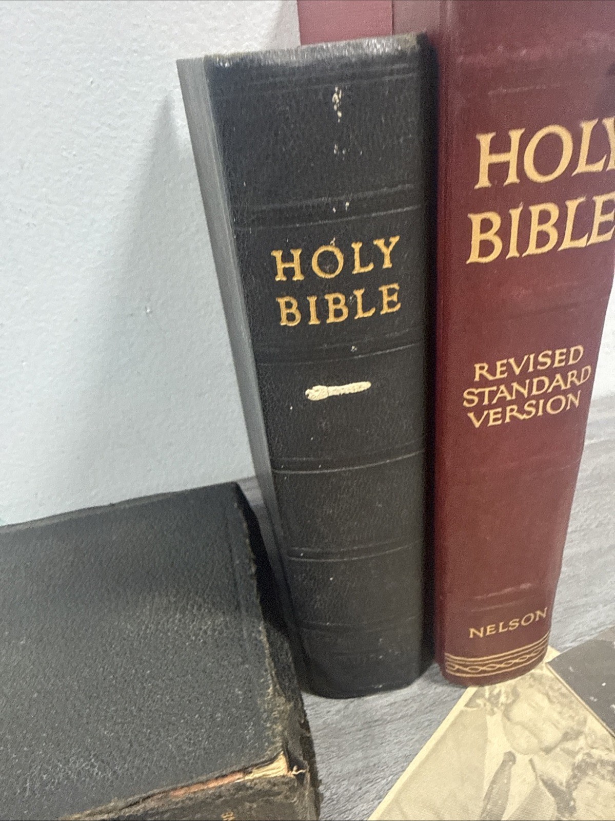 Bibles Mixed Lot VTG Antiques Old Worn 1929 RSV ASV References Gold Edge
