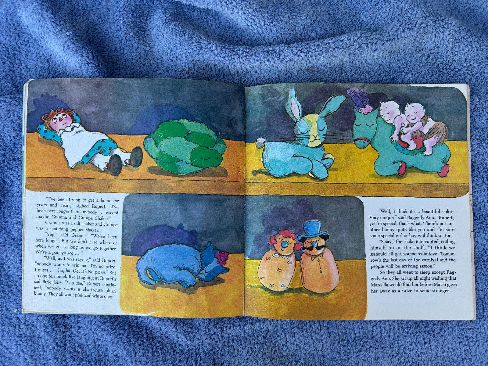 1977 GOLDEN LOOK-LOOK BOOK $1.25 – RAGGEDY ANN AT THE CARNIVAL – NO MARKS
