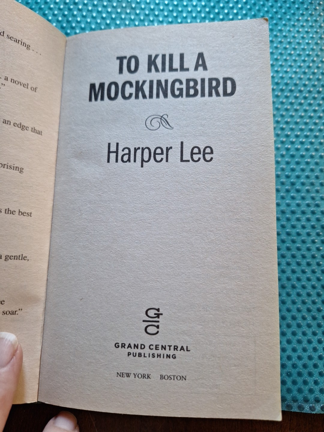 Vtg. Novel “To Kill A Mockingbird”by Harper Lee~Paperback~1982~376 Pages~#1625