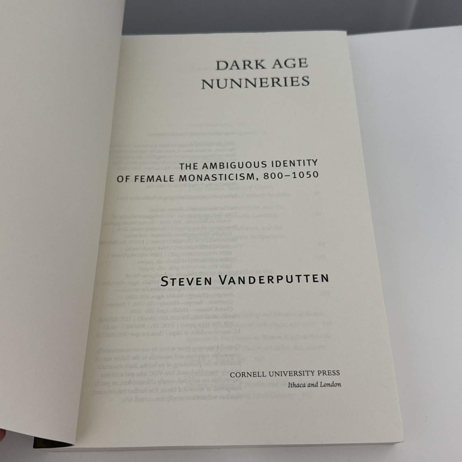 Dark Age Nunneries : The Ambiguous Identity of Female Monasticism, 800-1050