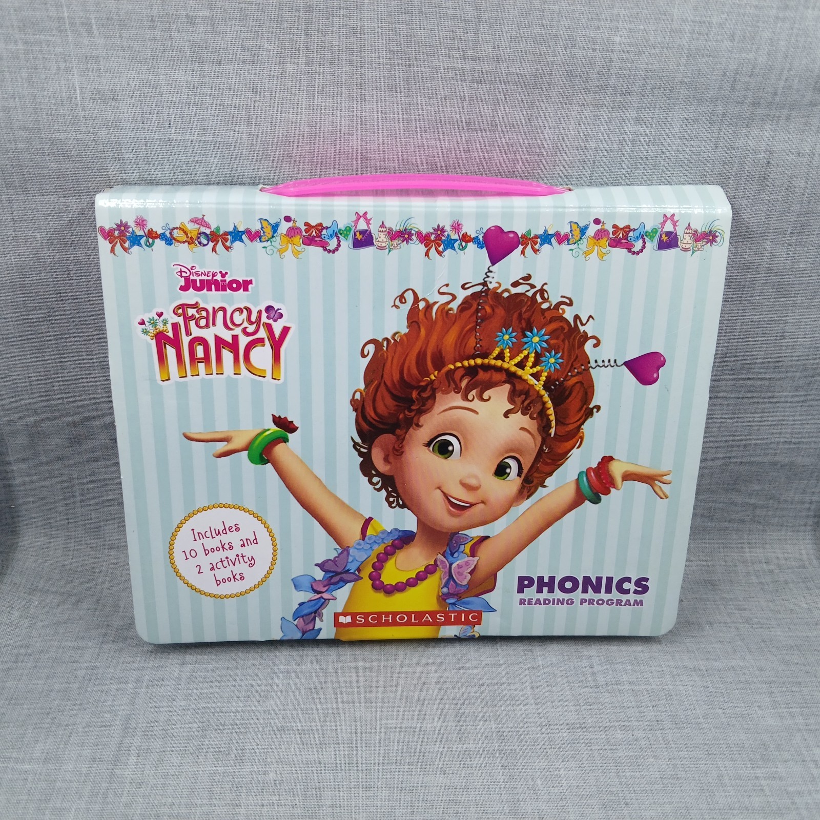 Fancy Nancy’s 12-Book Fantastic Phonics Fun! : Includes 12 Mini-Books