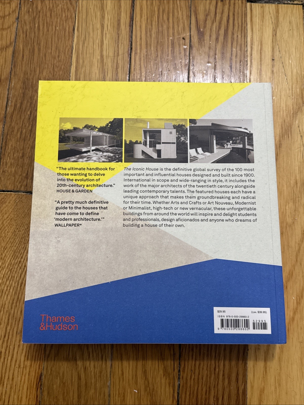 The Iconic House Dominic Bradbury Softcover Thames & Hudson