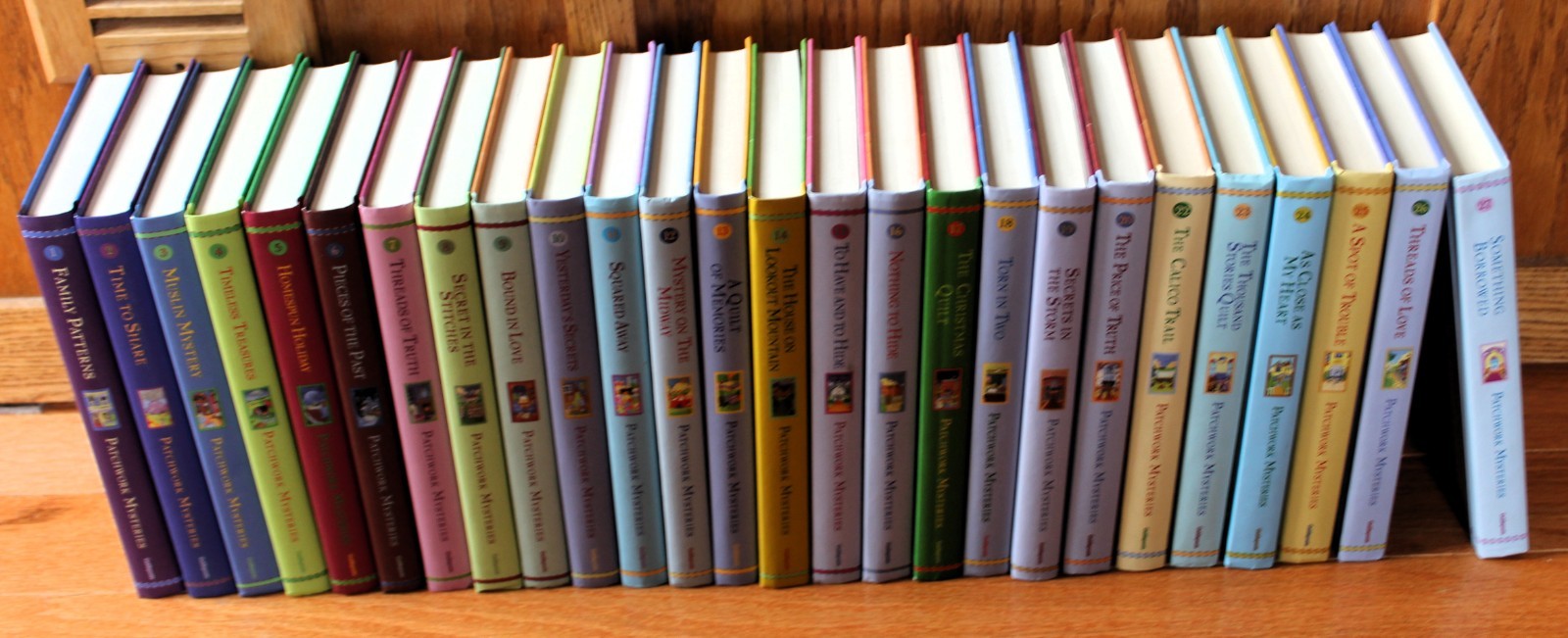 Guideposts Patchwork Mysteries 26 of 27 in the series (Missing #21)