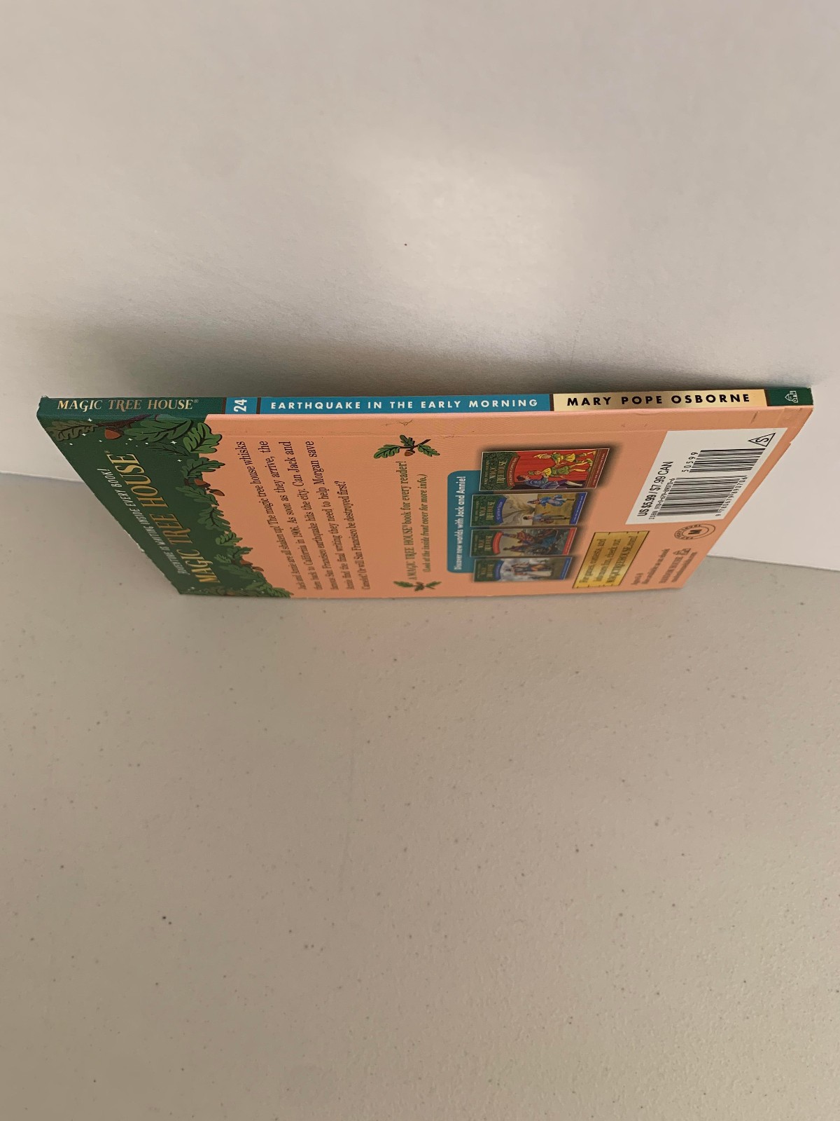 Magic Tree House #24 Earthquake in the Early Morning
