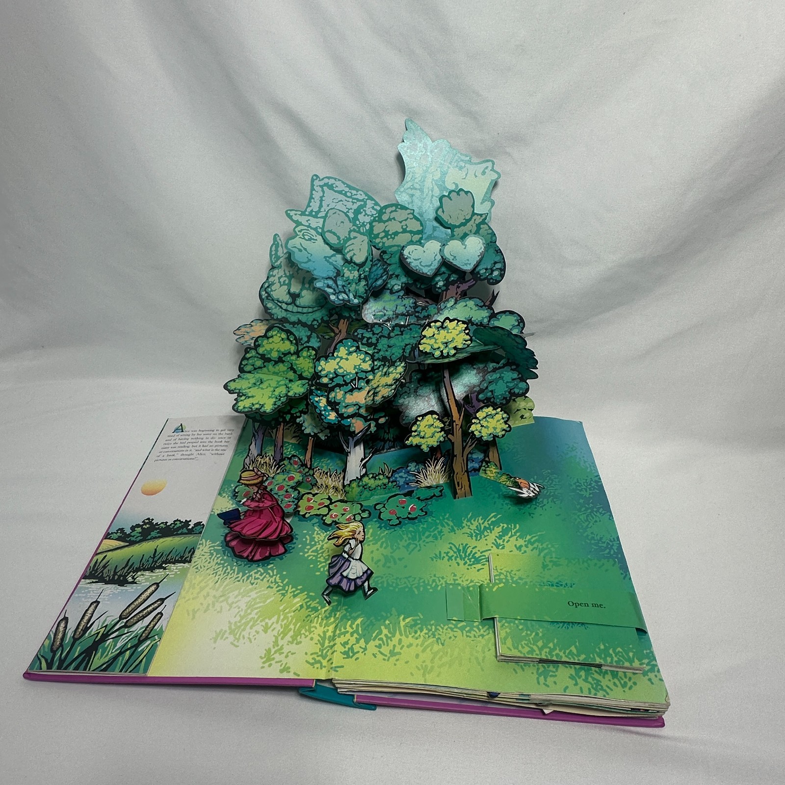 Alice’s Adventures in Wonderland A Pop-up Adaptation by Robert Sabuda