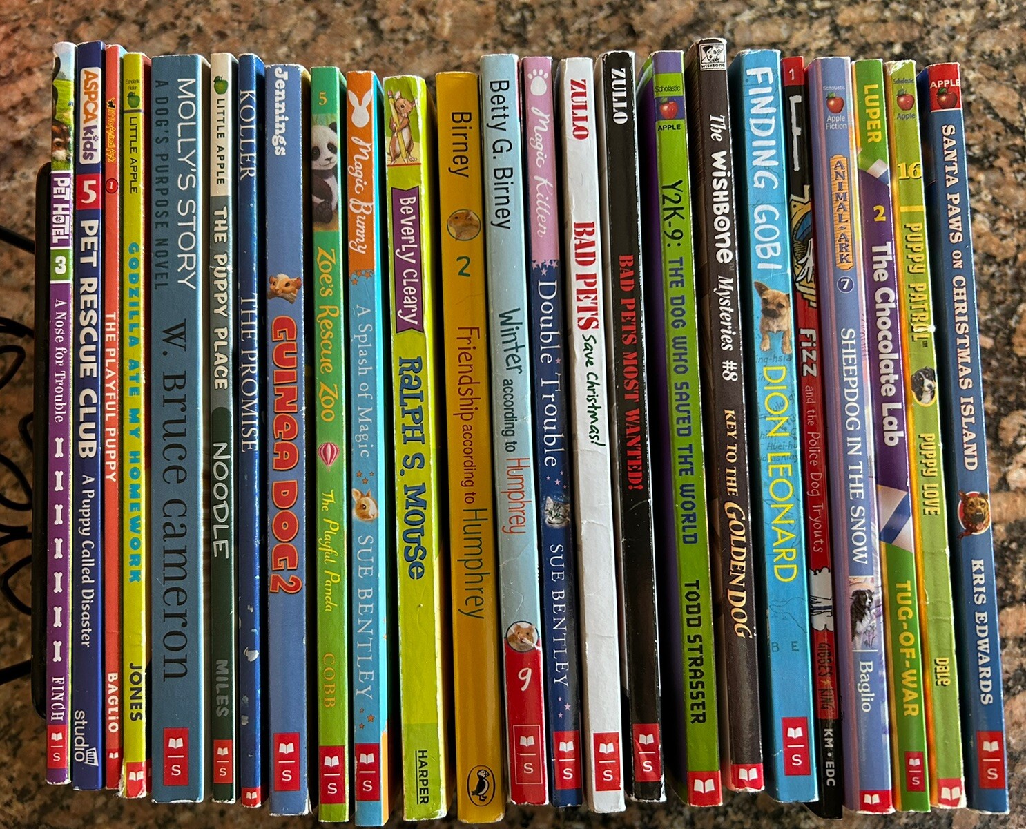 24 Paperback Chapter Books Animals Dogs Puppies Humphrey Very Good Condition
