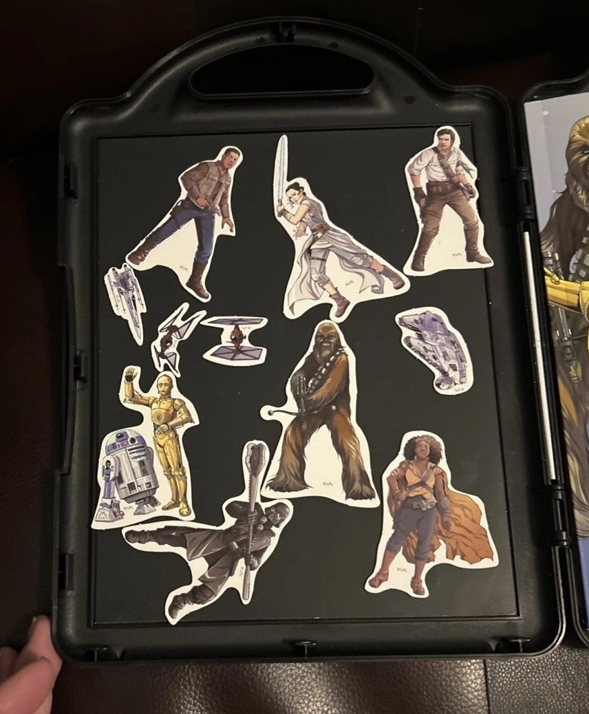 Star Wars The Rise of Skywalker 23 Magnets Playset Activity Book