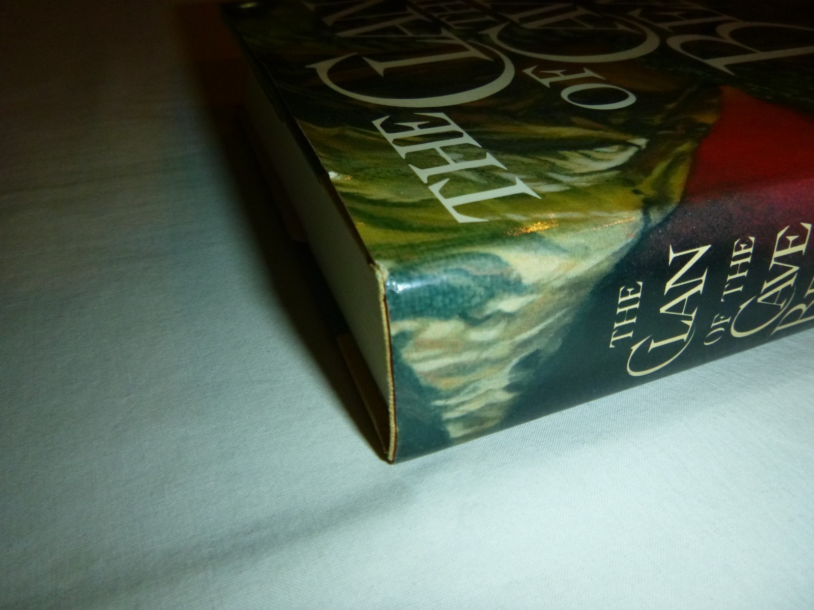 The Clan of the Cave Bear – 1st Ed. /1st Printing Jean M. Auel 1980 HC SIGNED